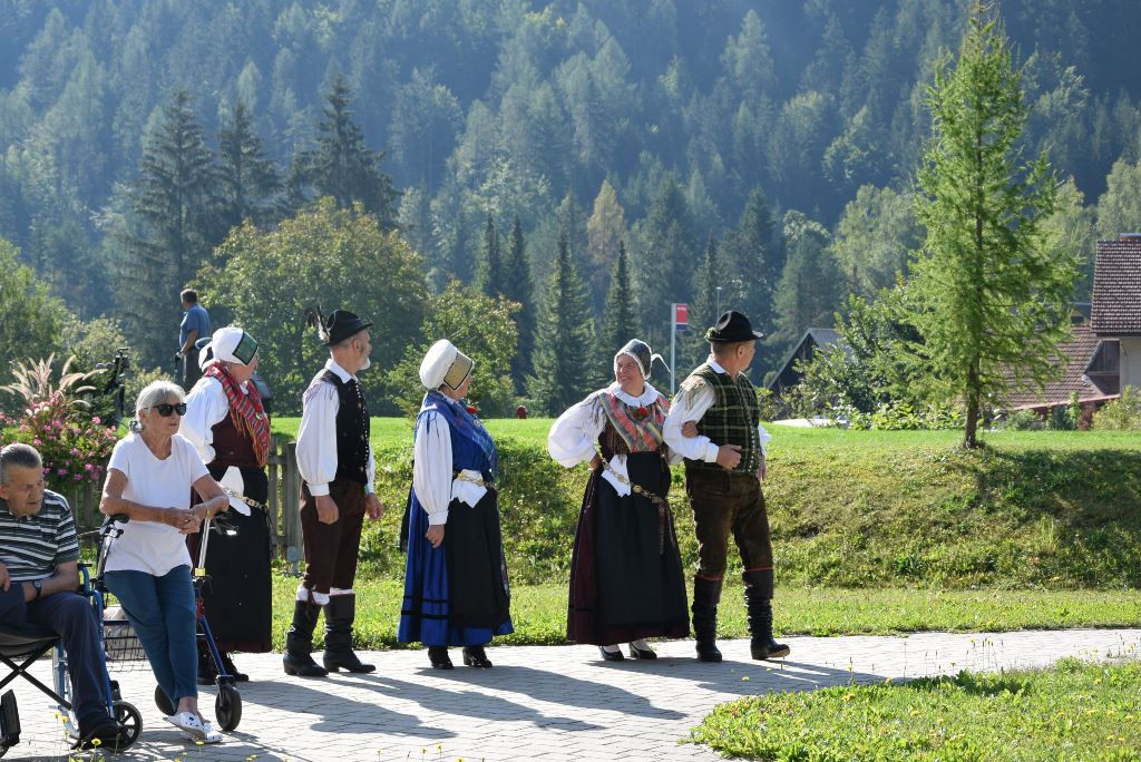 Nastop folklorne skupine Bled