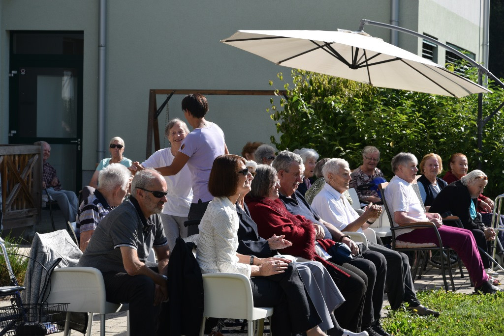 Nastop folklorne skupine Bled