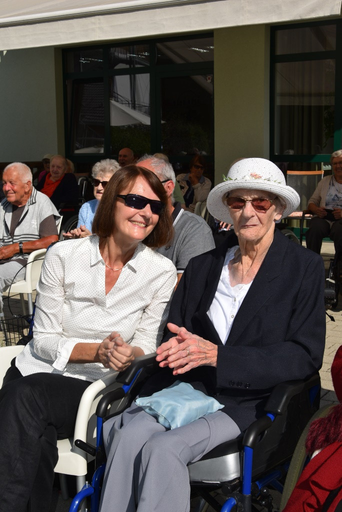 Nastop folklorne skupine Bled