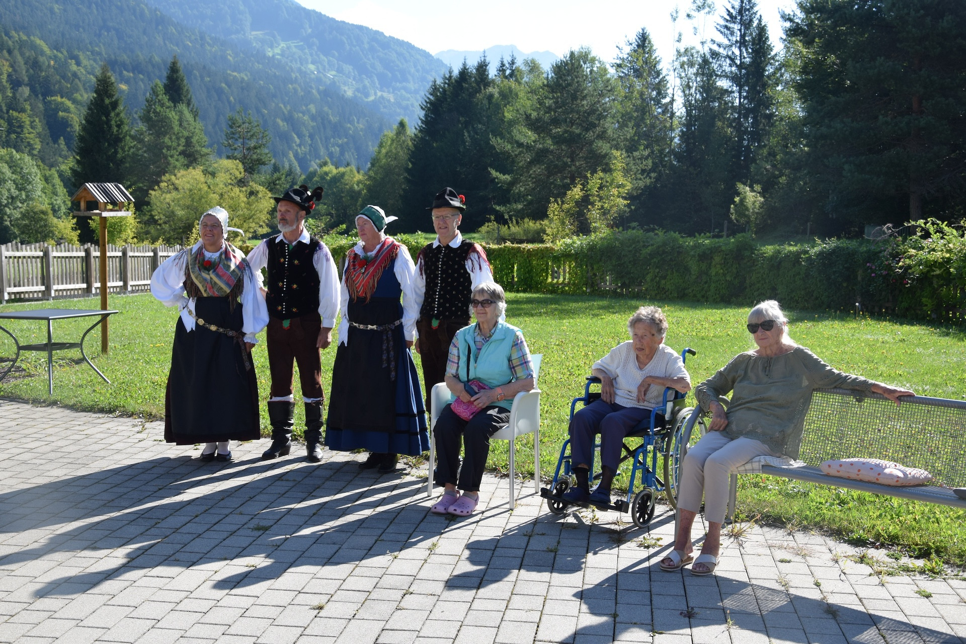 Nastop folklorne skupine Bled