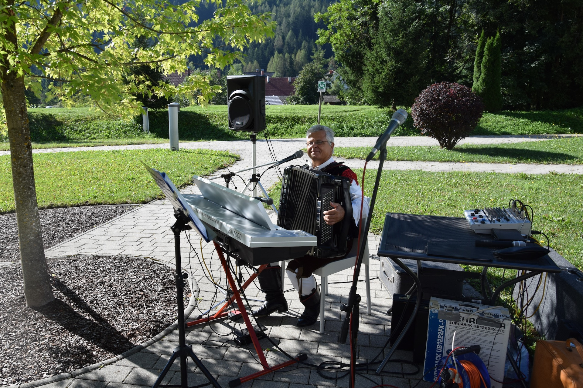 Nastop folklorne skupine Bled