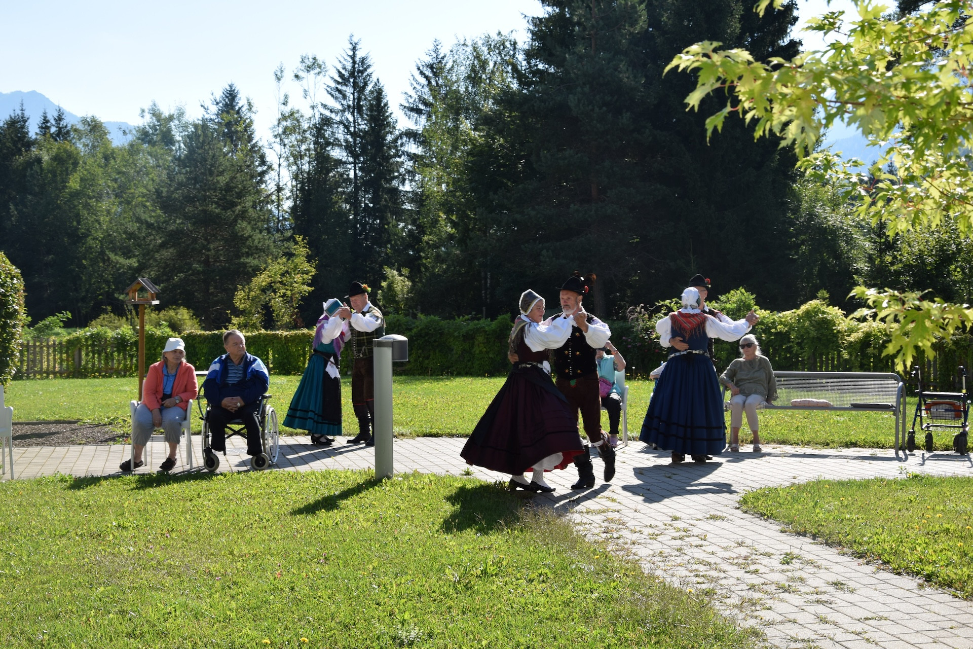 Nastop folklorne skupine Bled