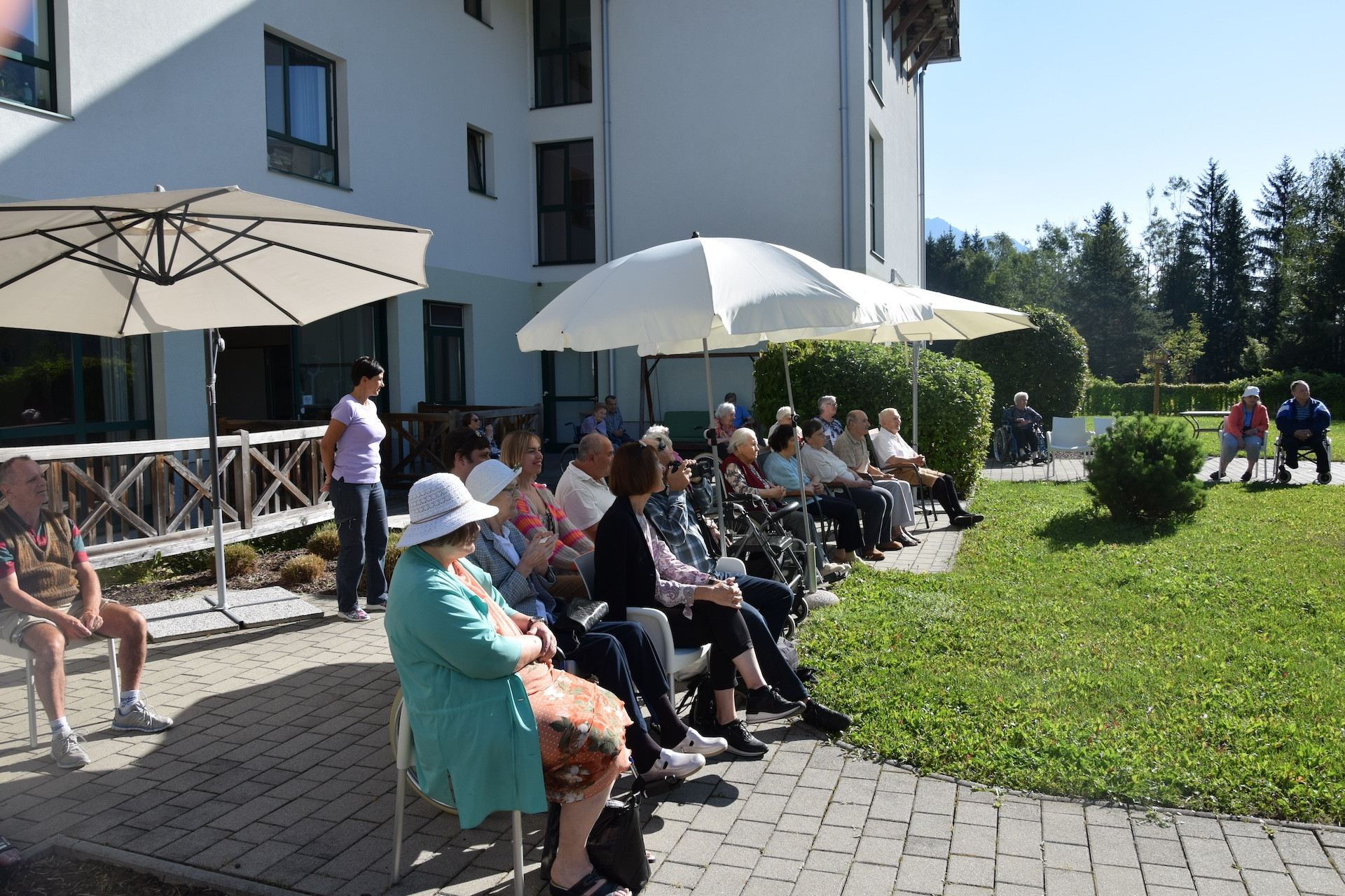 Nastop folklorne skupine Bled