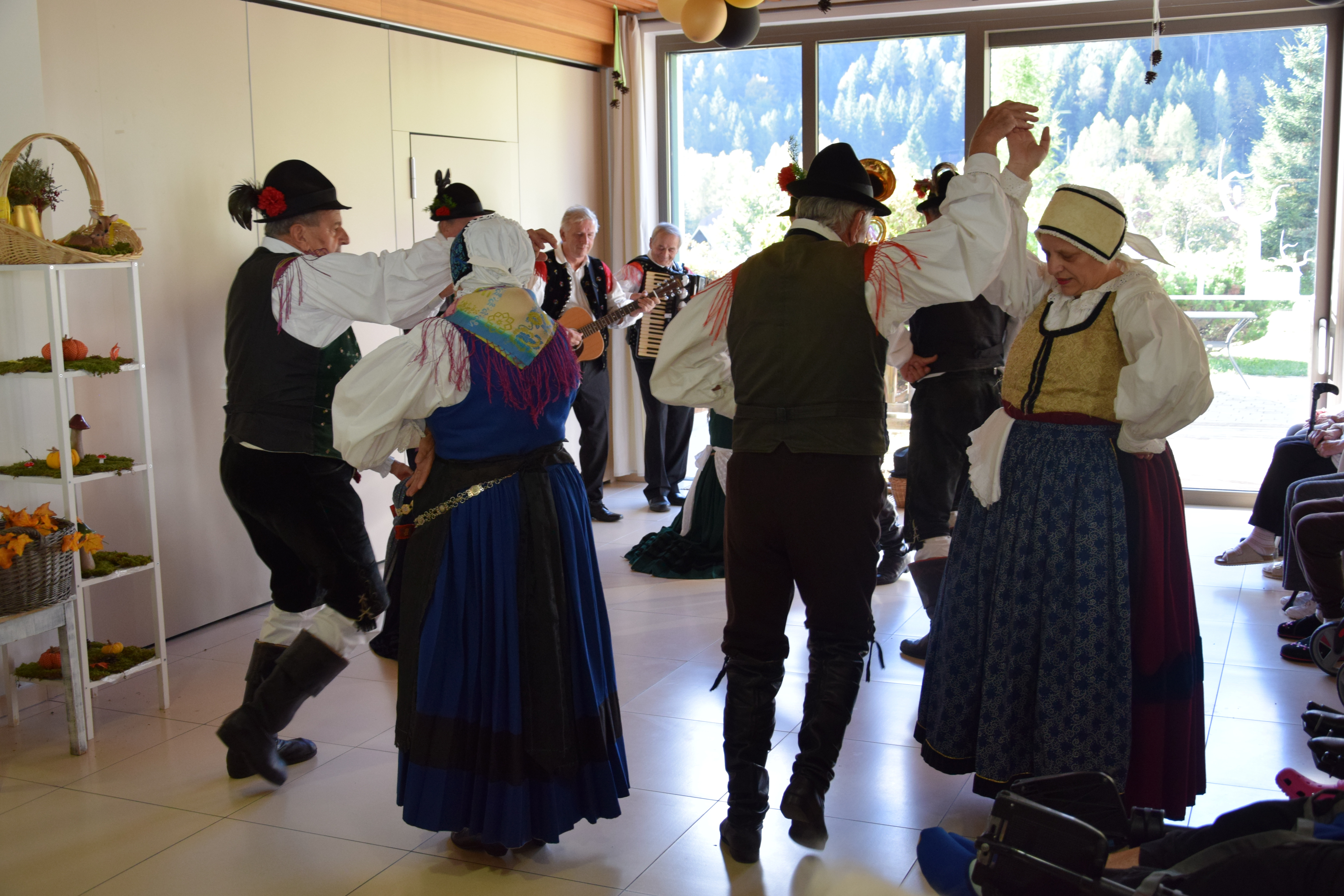 Nastop folklorne skupine Juliana