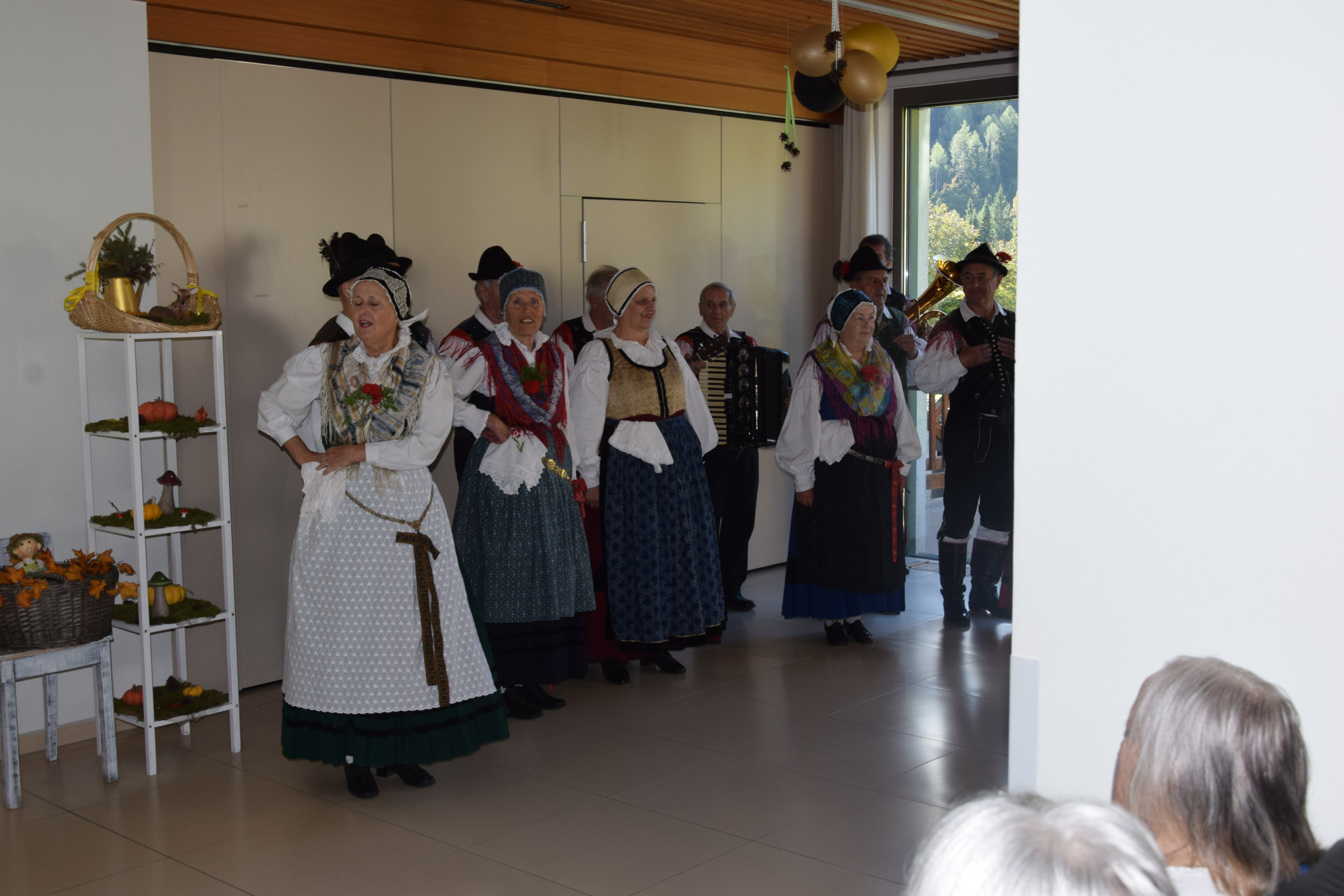 Nastop folklorne skupine Juliana