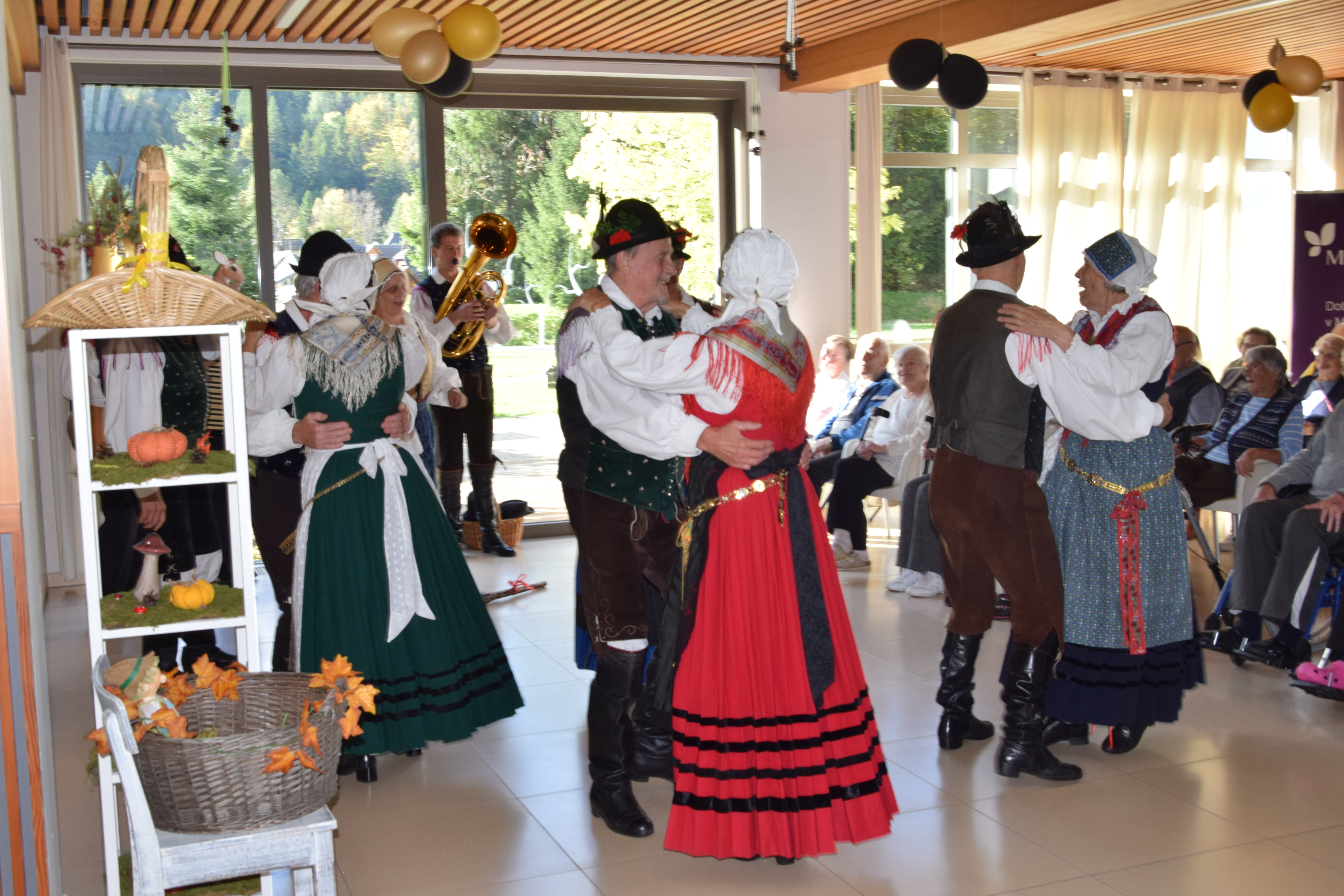 Nastop folklorne skupine Juliana