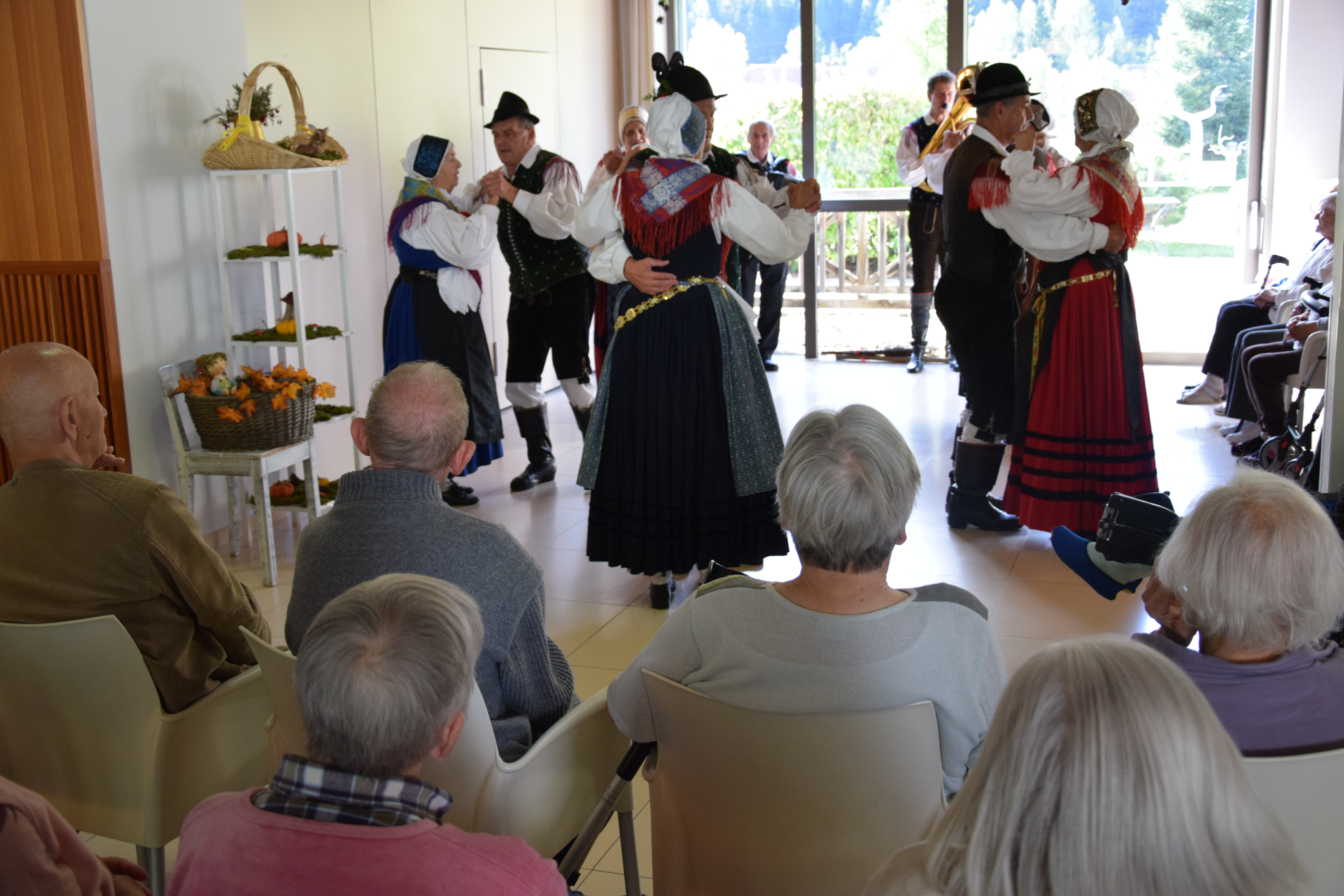 Nastop folklorne skupine Juliana