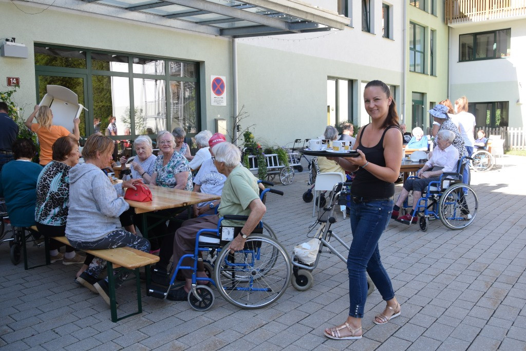 Nastop folklorne skupine KPD Lesce