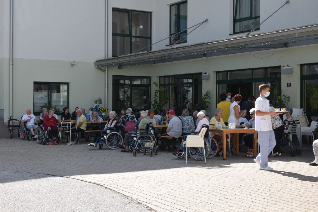 Nastop folklorne skupine KPD Lesce