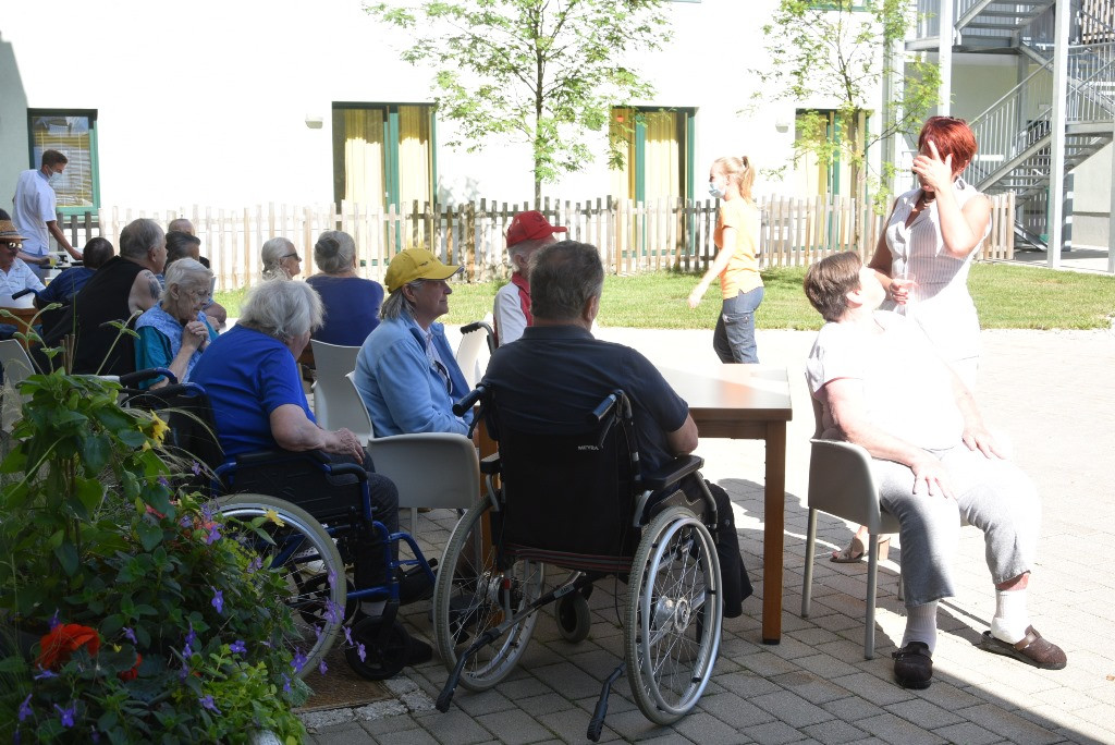 Nastop folklorne skupine KPD Lesce