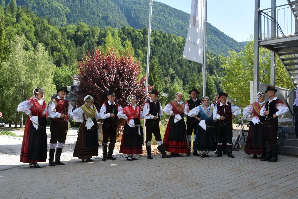 Nastop folklorne skupine KPD Lesce