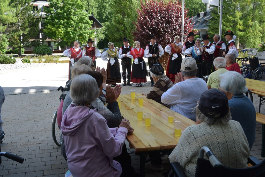 Nastop folklorne skupine KPD Lesce