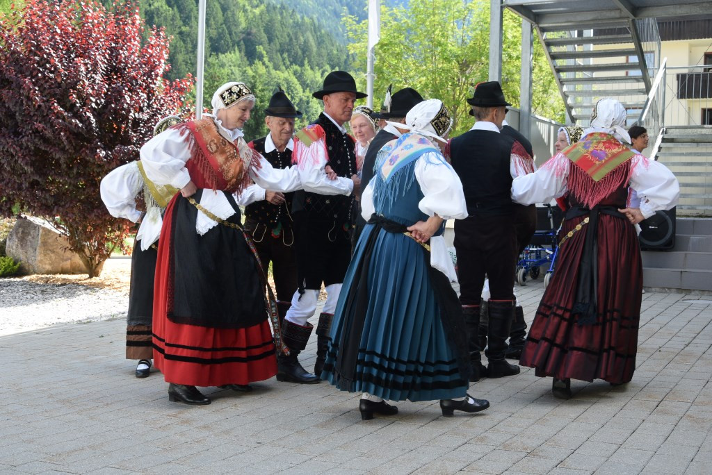 Nastop folklorne skupine KPD Lesce