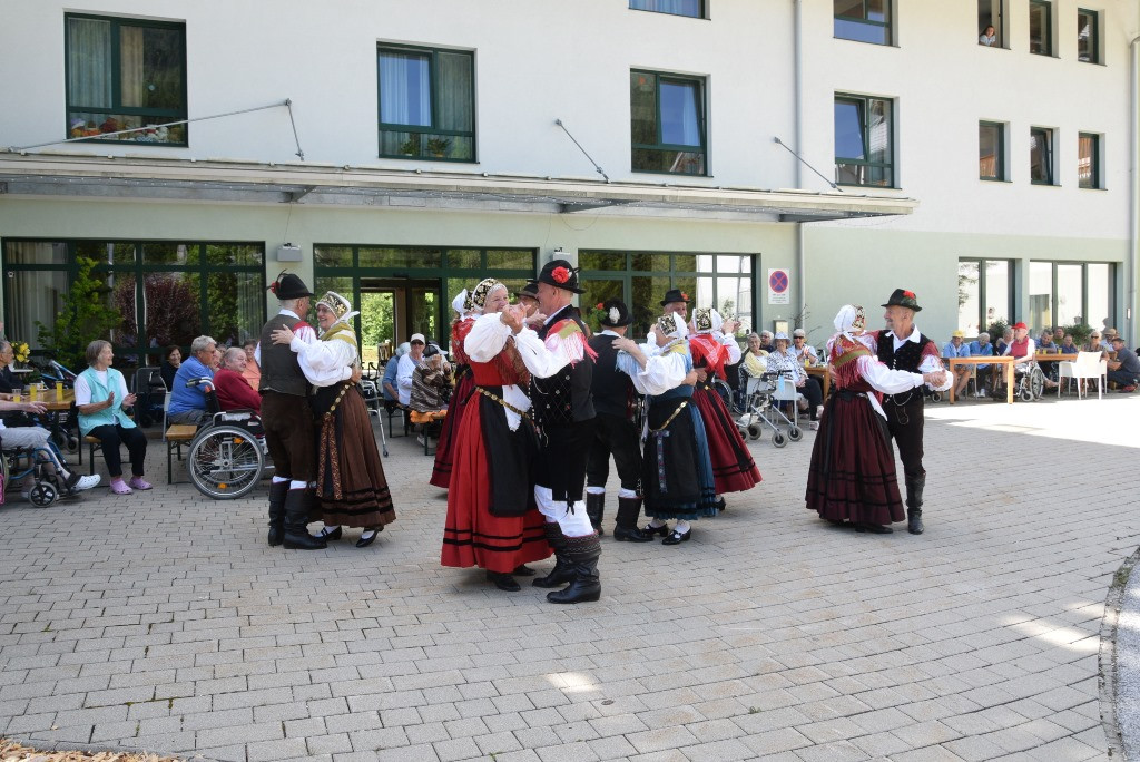 Nastop folklorne skupine KPD Lesce