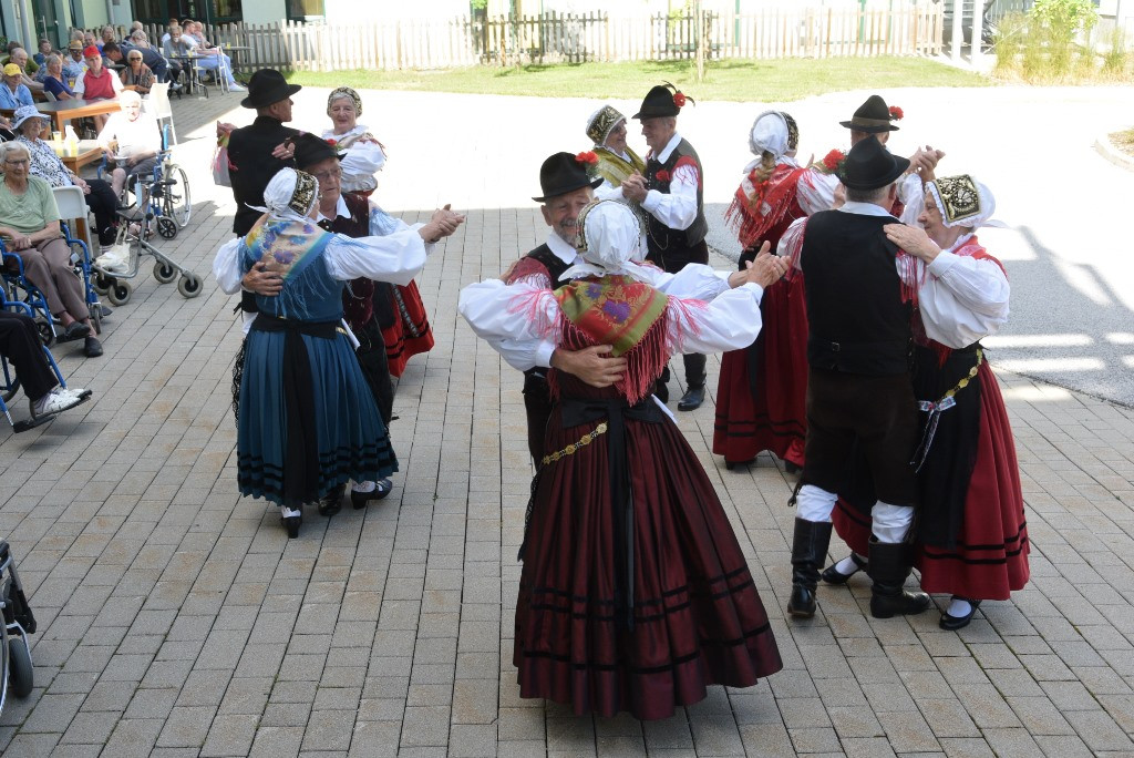 Nastop folklorne skupine KPD Lesce