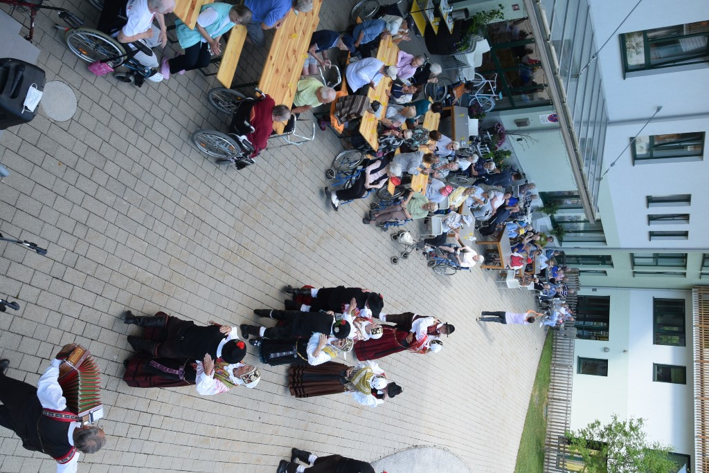 Nastop folklorne skupine KPD Lesce