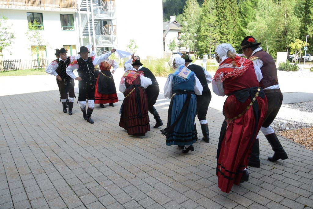 Nastop folklorne skupine KPD Lesce