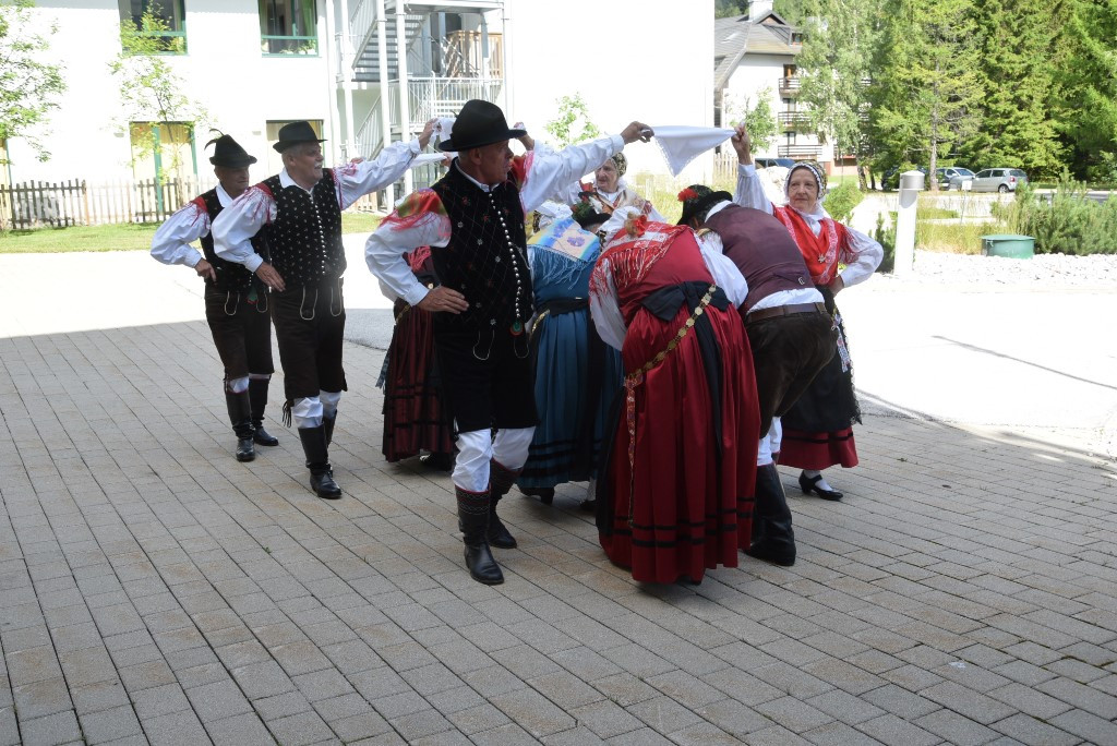 Nastop folklorne skupine KPD Lesce