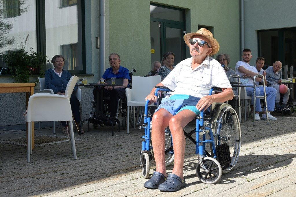 Nastop folklorne skupine KPD Lesce