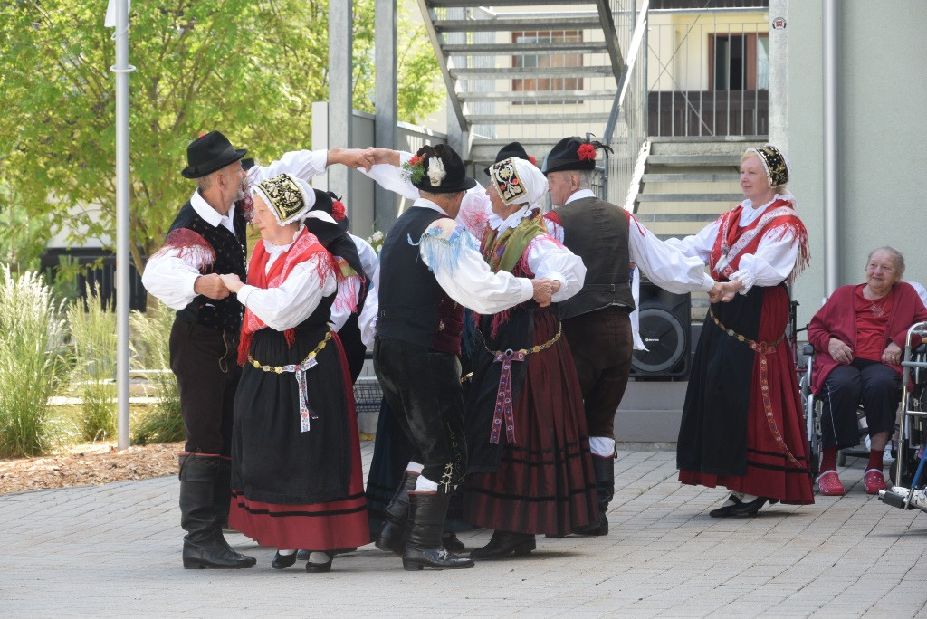 Nastop folklorne skupine KPD Lesce