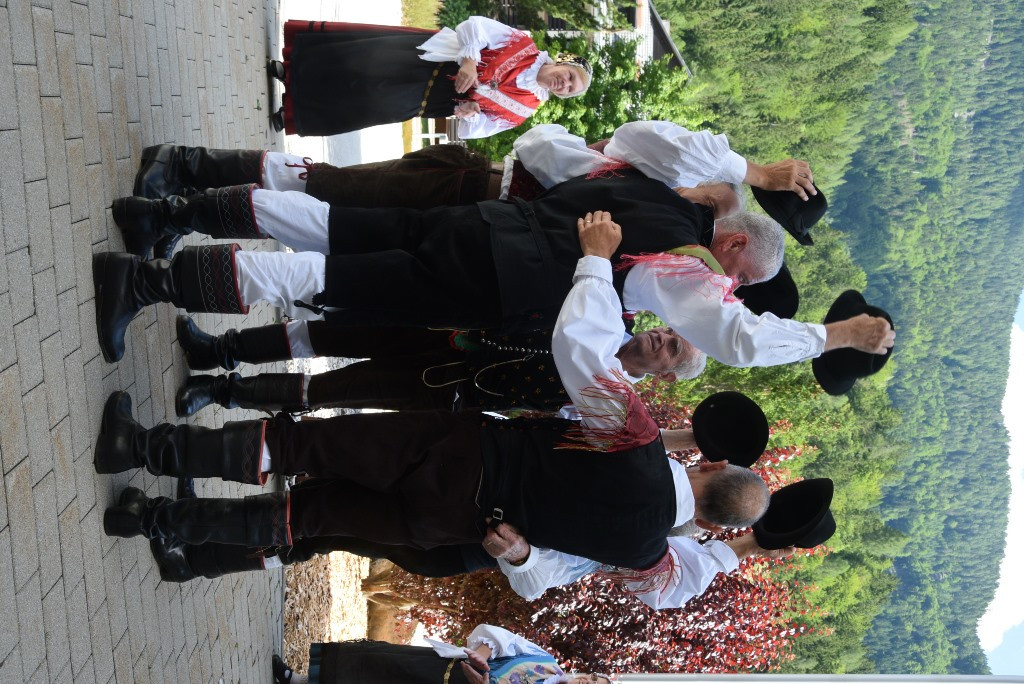 Nastop folklorne skupine KPD Lesce