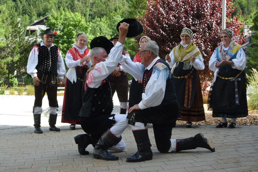 Nastop folklorne skupine KPD Lesce