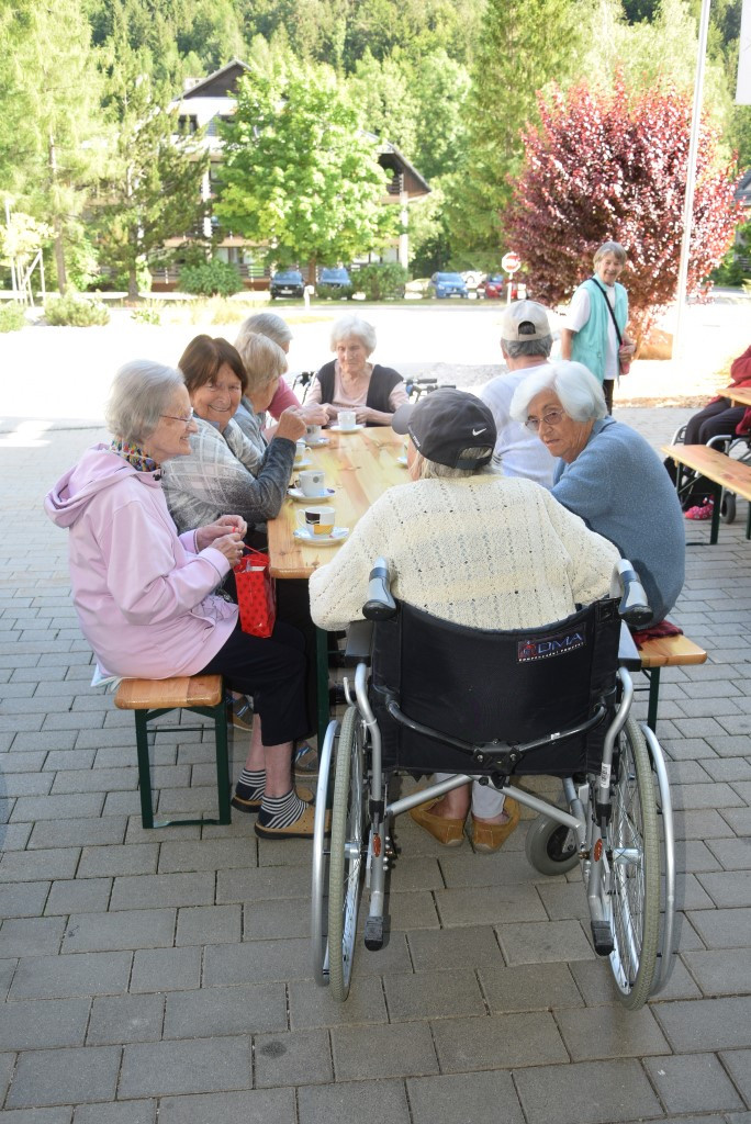 Nastop folklorne skupine KPD Lesce