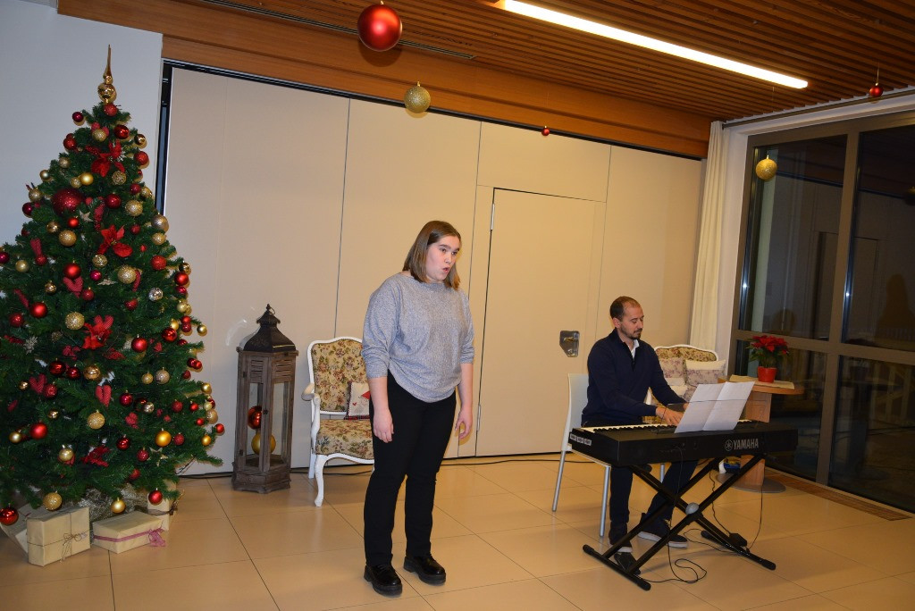 Nastop glasbene šole Jesenice in prižig lučk