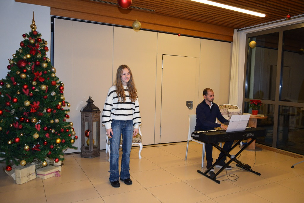 Nastop glasbene šole Jesenice in prižig lučk