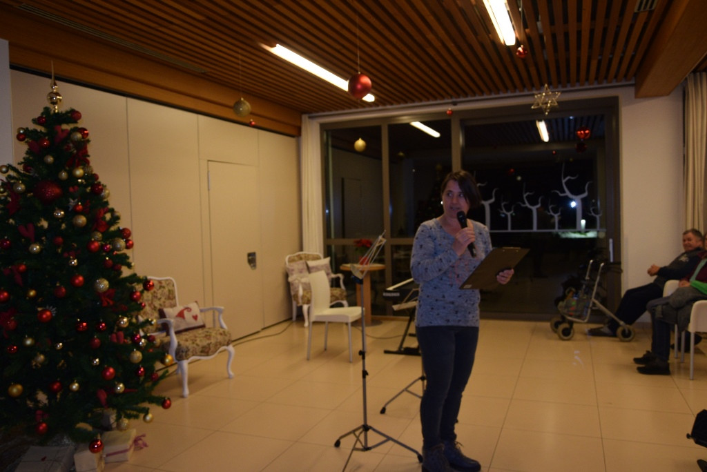 Nastop glasbene šole Jesenice in prižig lučk