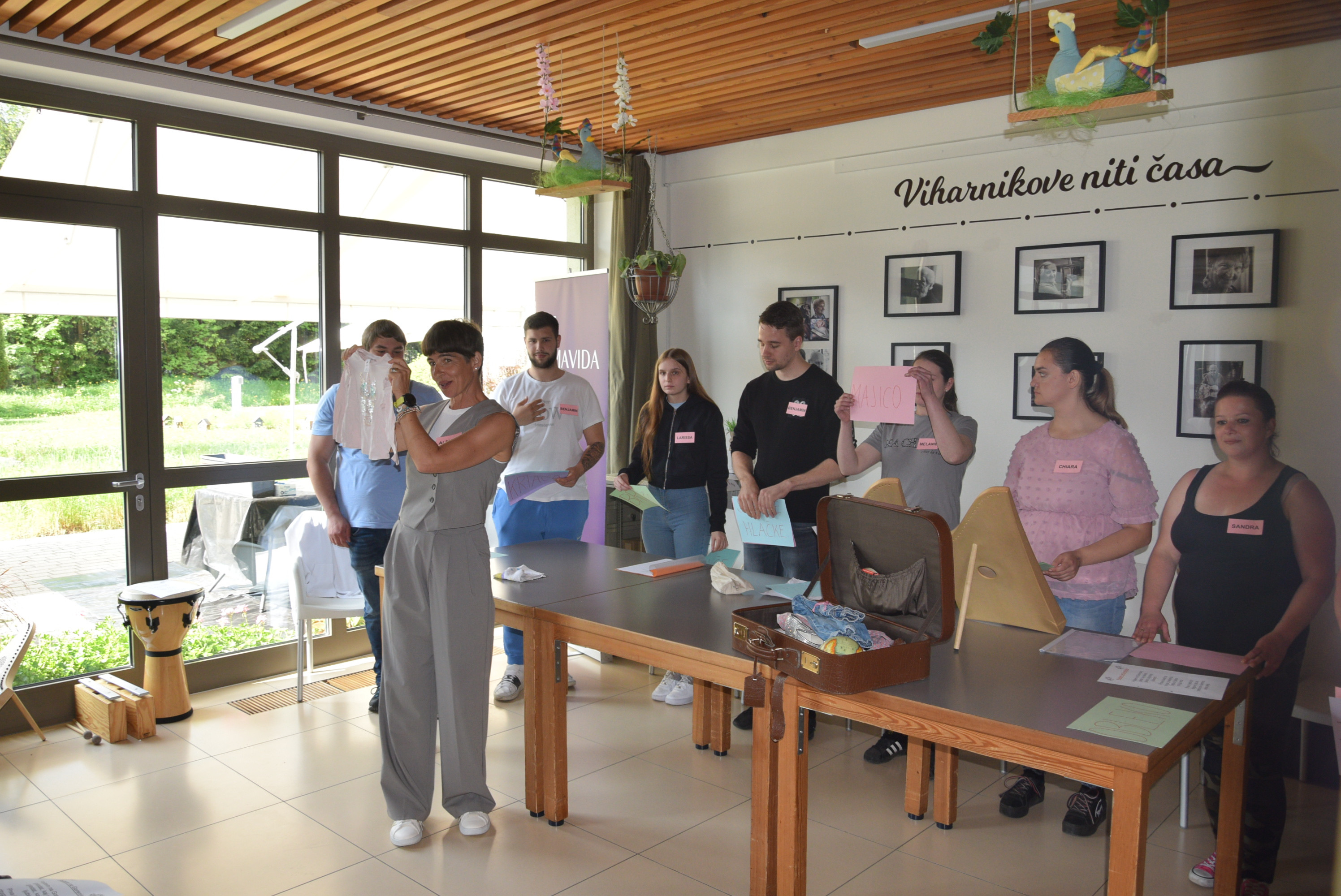 Nastop Koroških študentk v avli