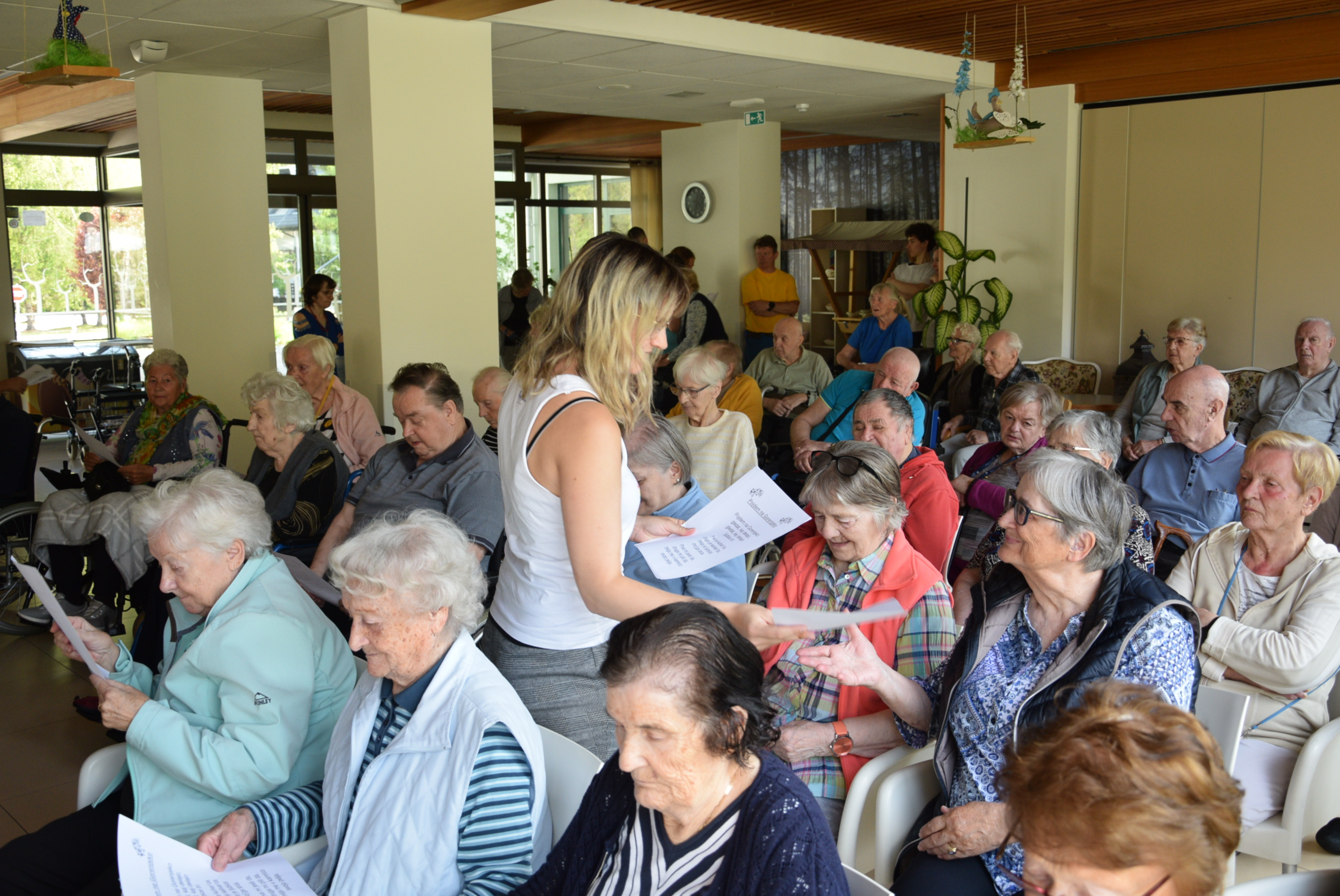 Nastop Koroških študentk v avli