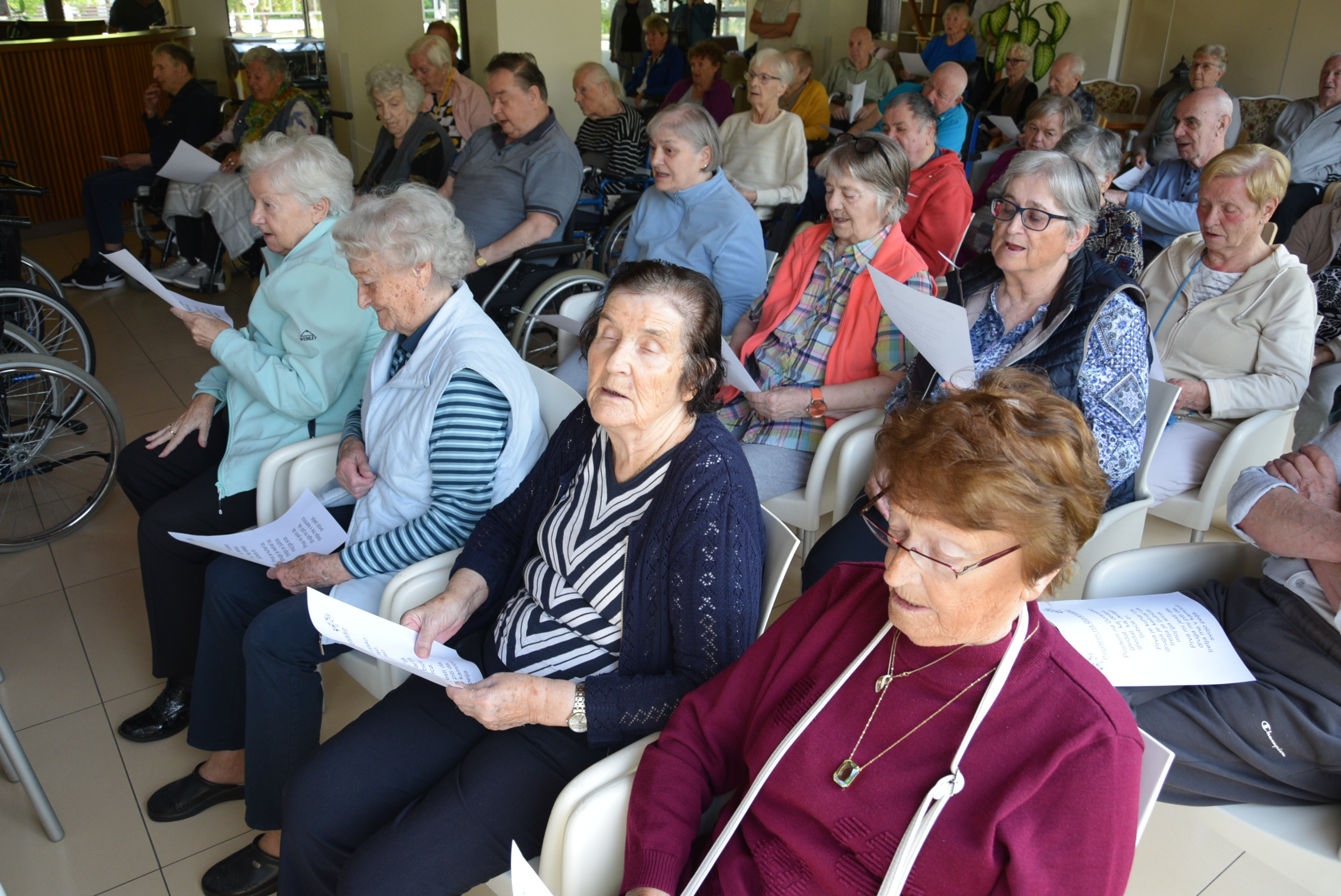 Nastop Koroških študentk v avli