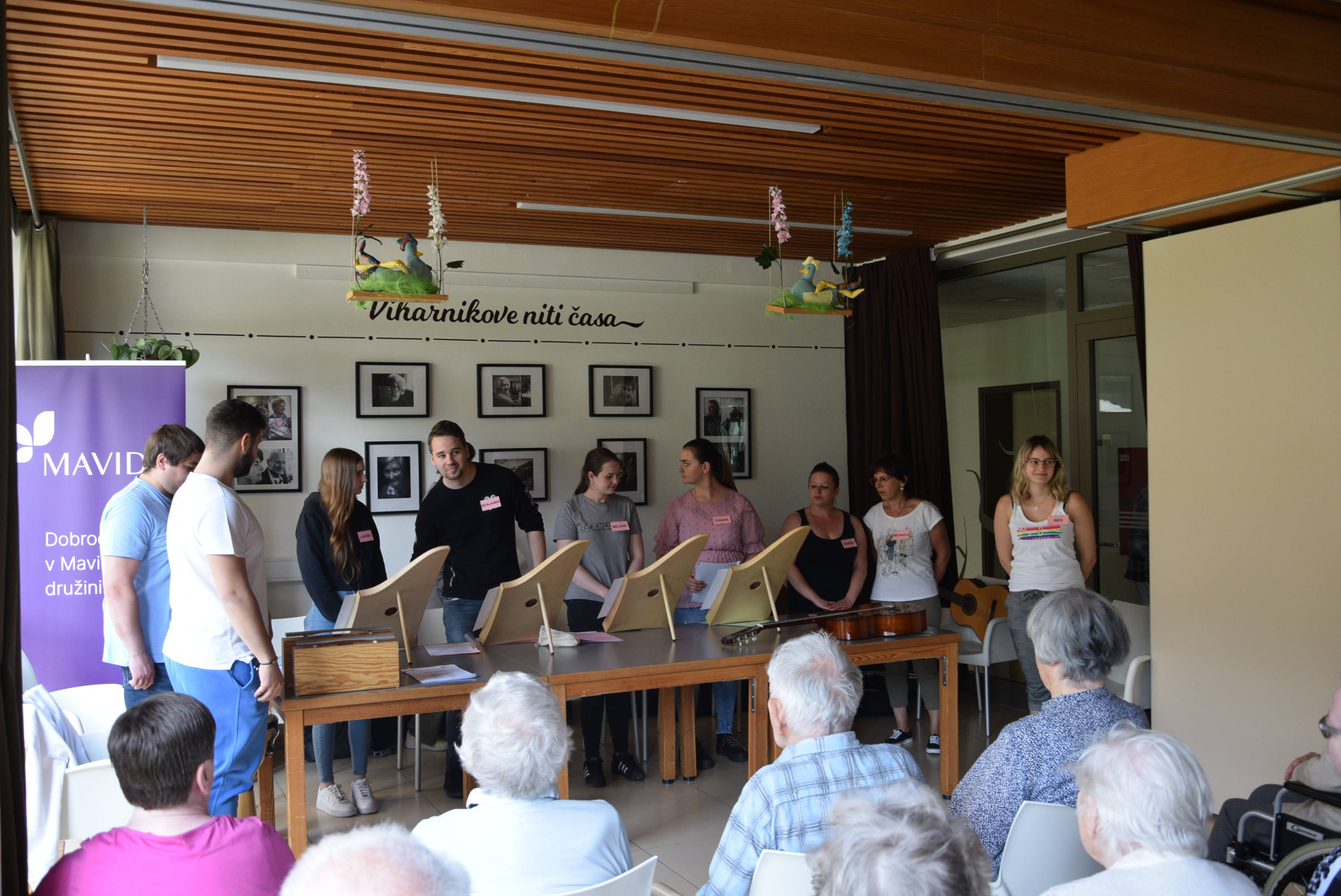 Nastop Koroških študentk v avli