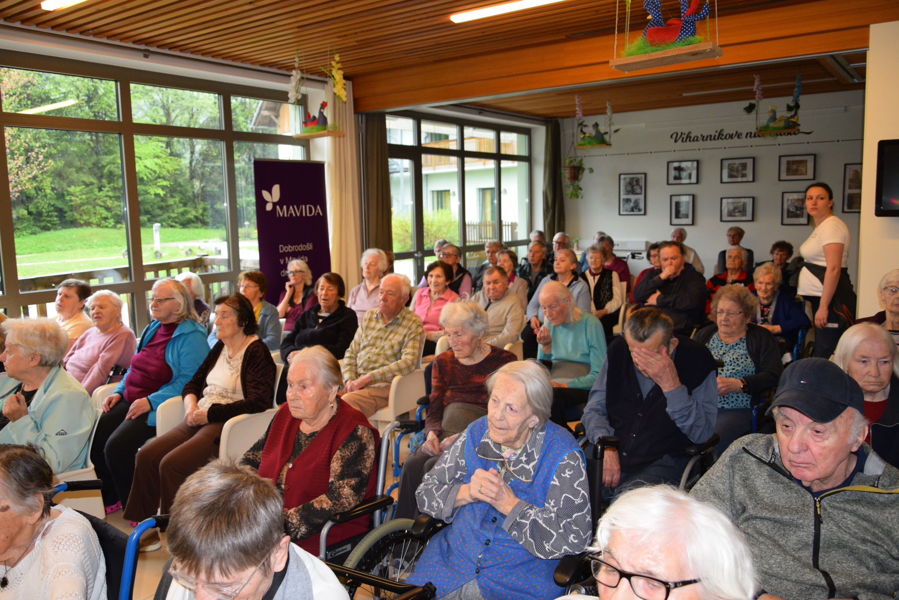 Nastop MZP Odmev v avli