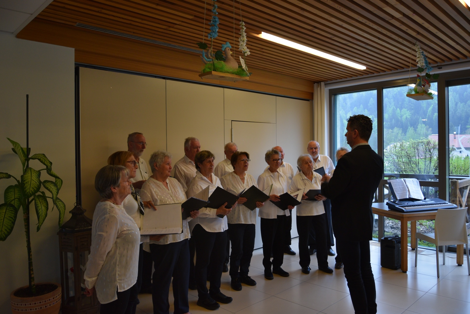 Nastop MZP Odmev v avli