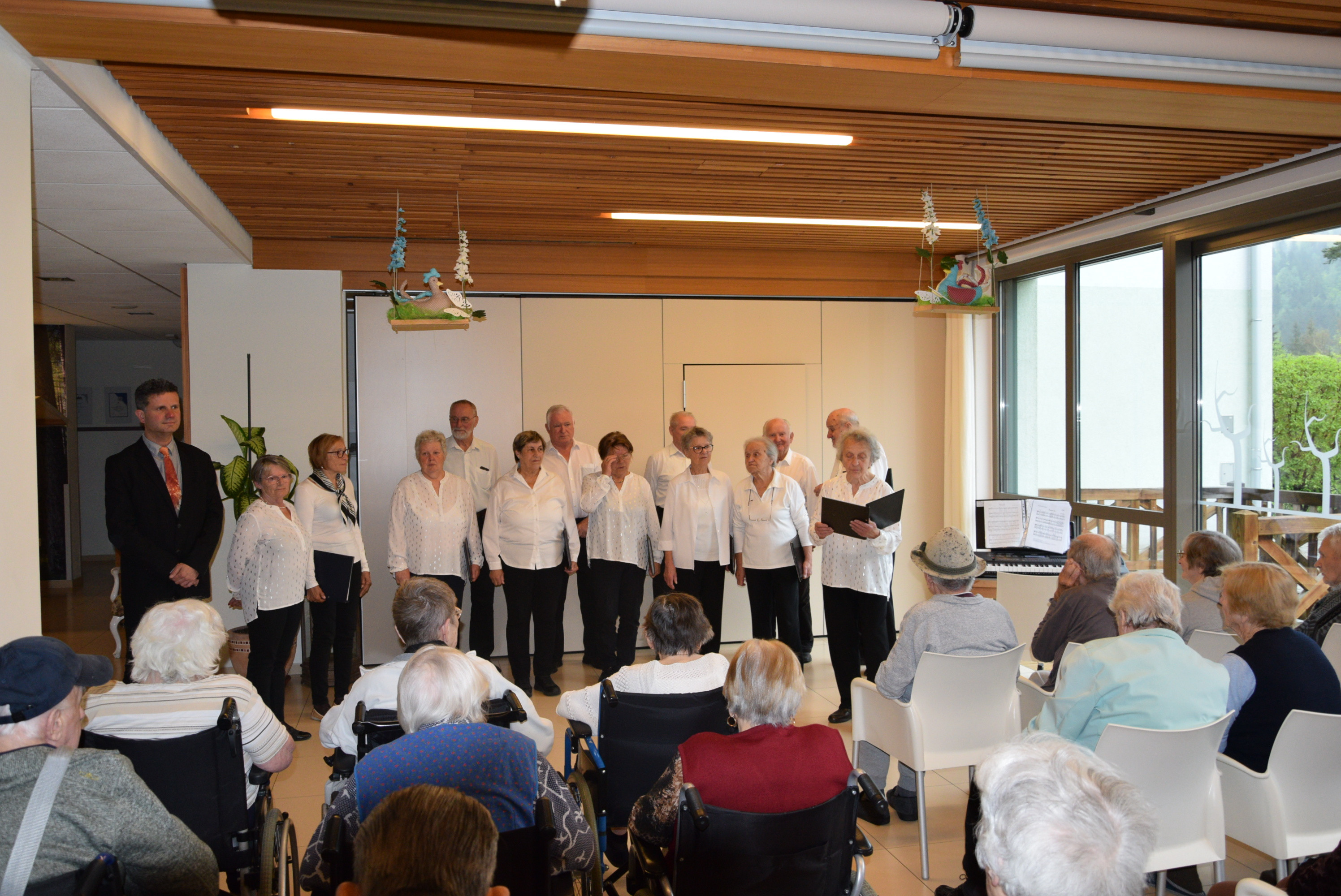 Nastop MZP Odmev v avli