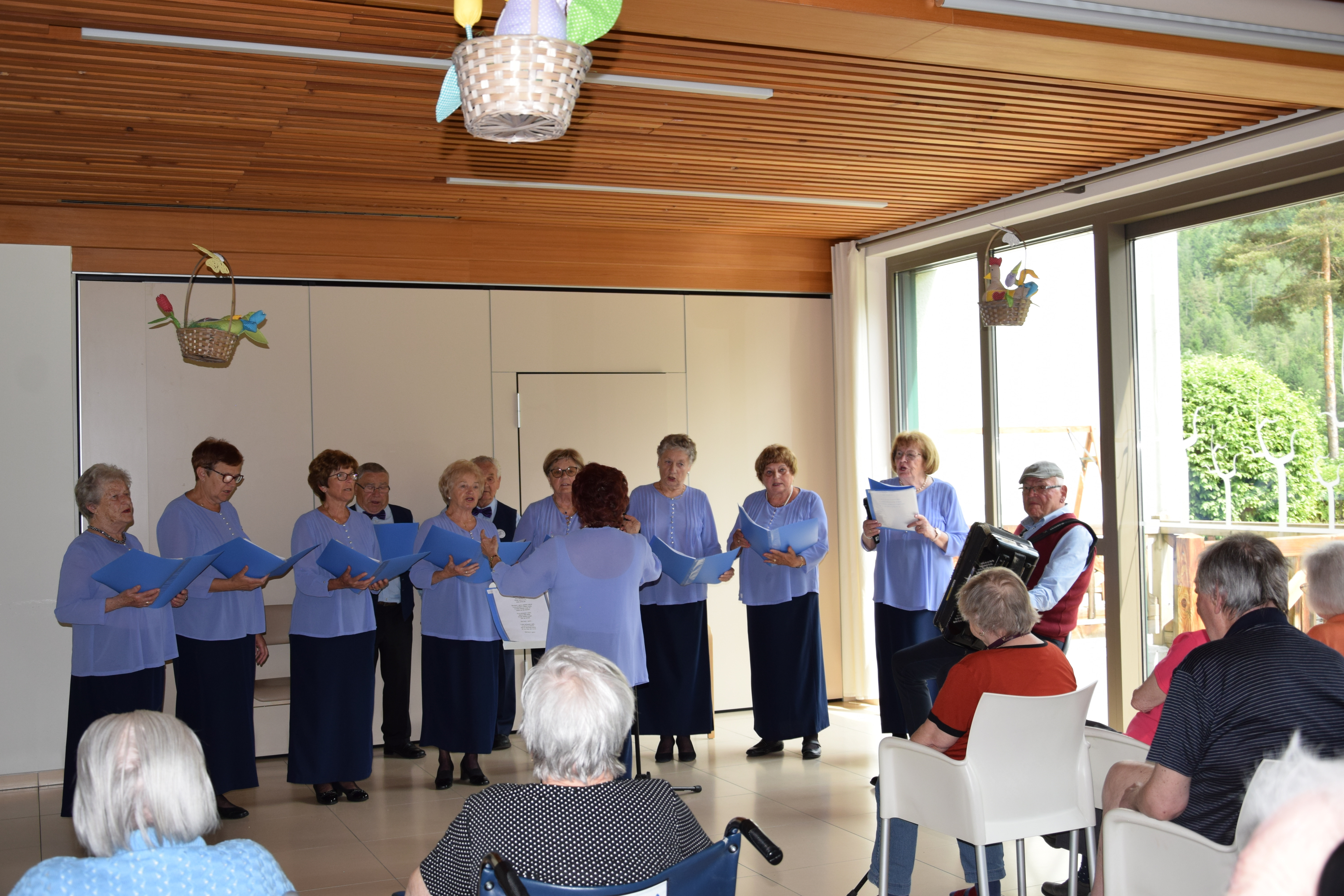 Nastop pevskega zbora Slavček