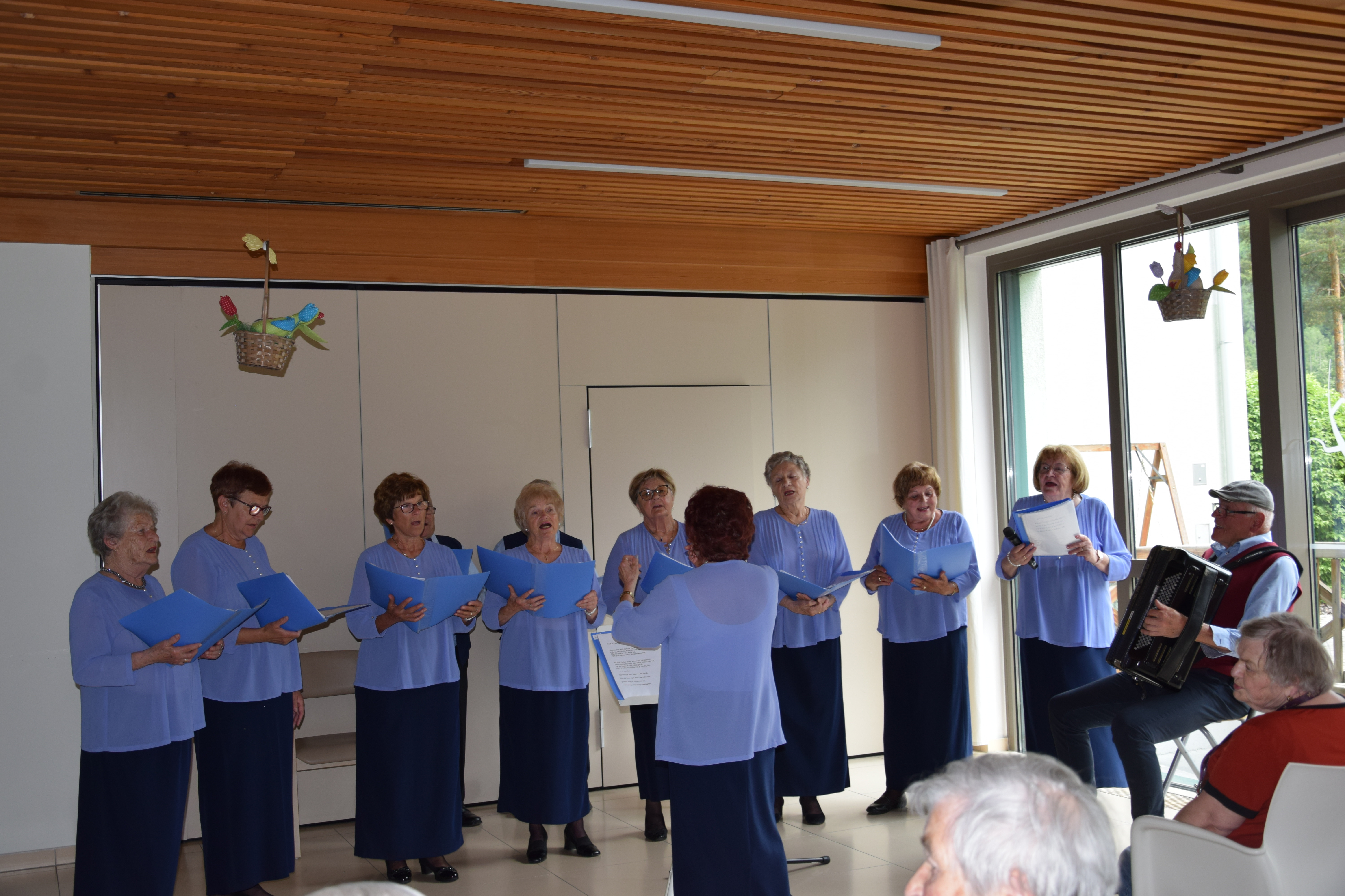 Nastop pevskega zbora Slavček