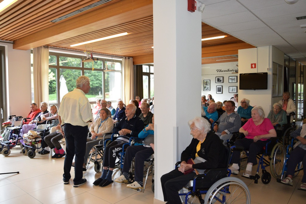 Nastop pevskega zbora Večerna zarja