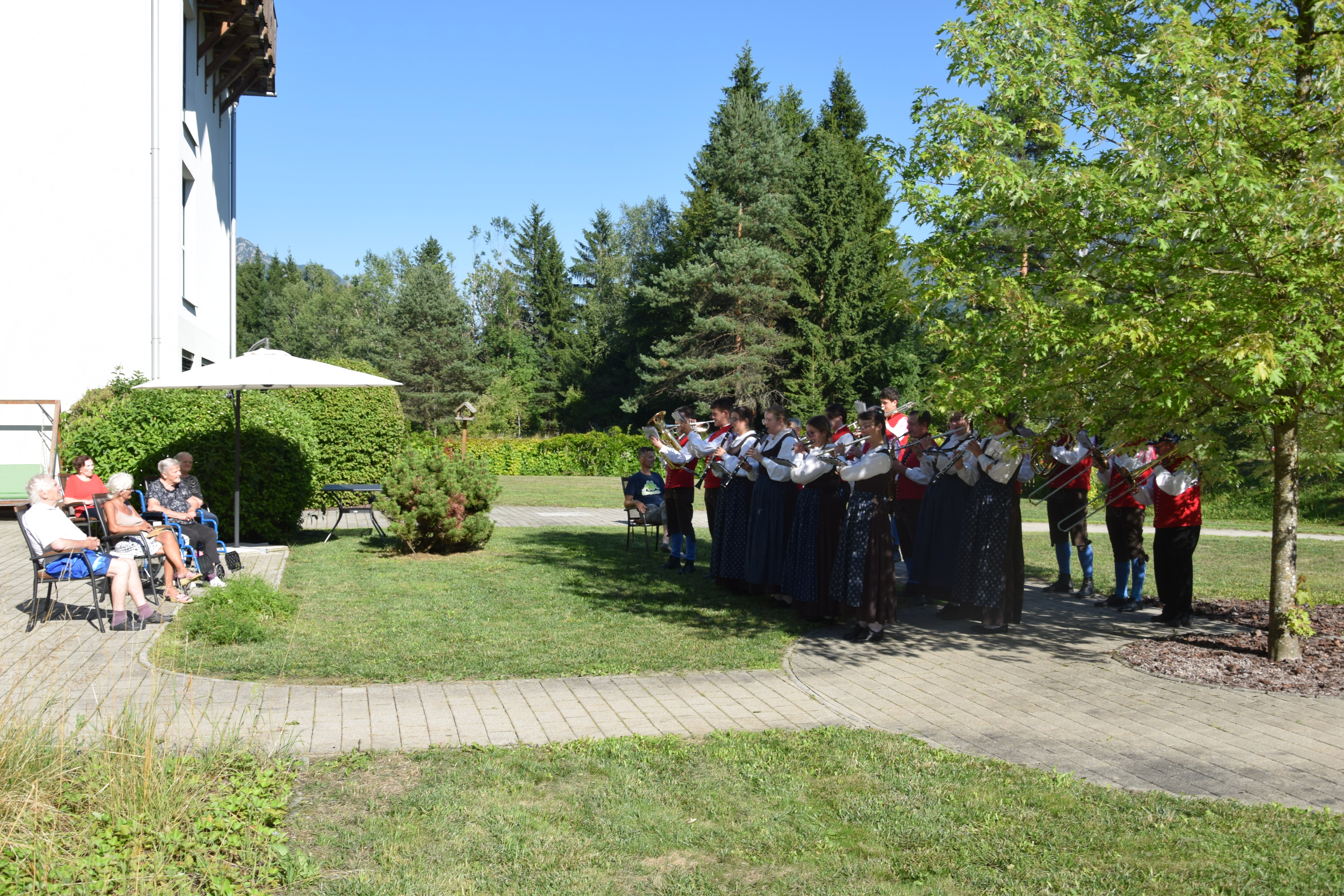 Nastop pihalnega orkestra