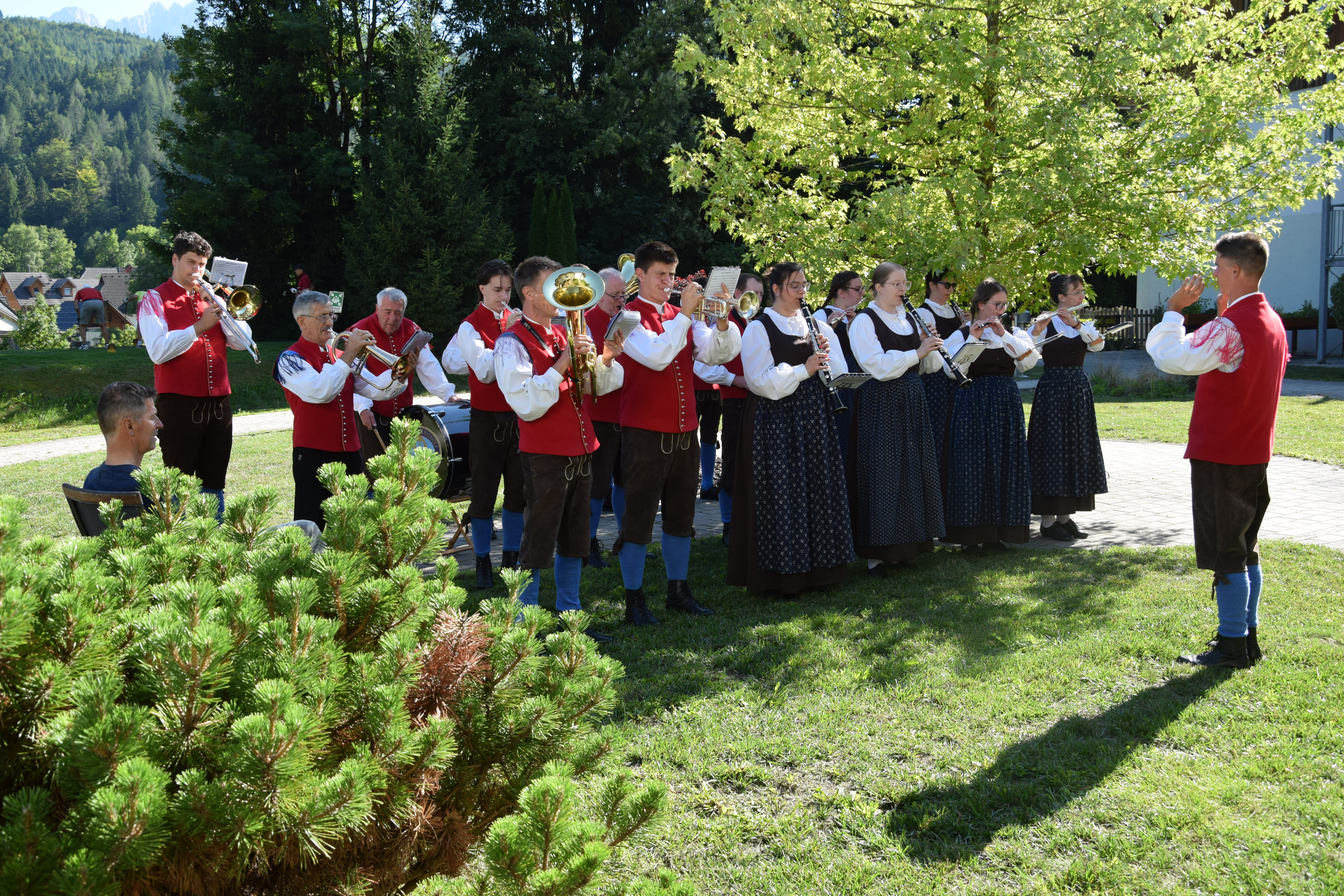 Nastop pihalnega orkestra