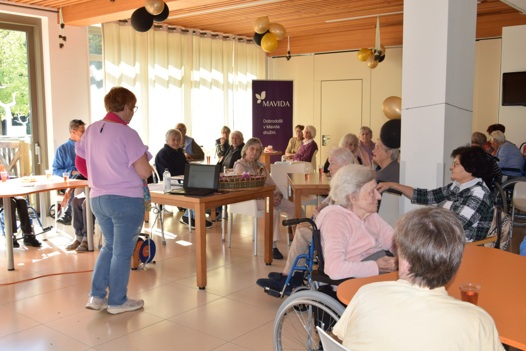 Nastop rožnata poezija