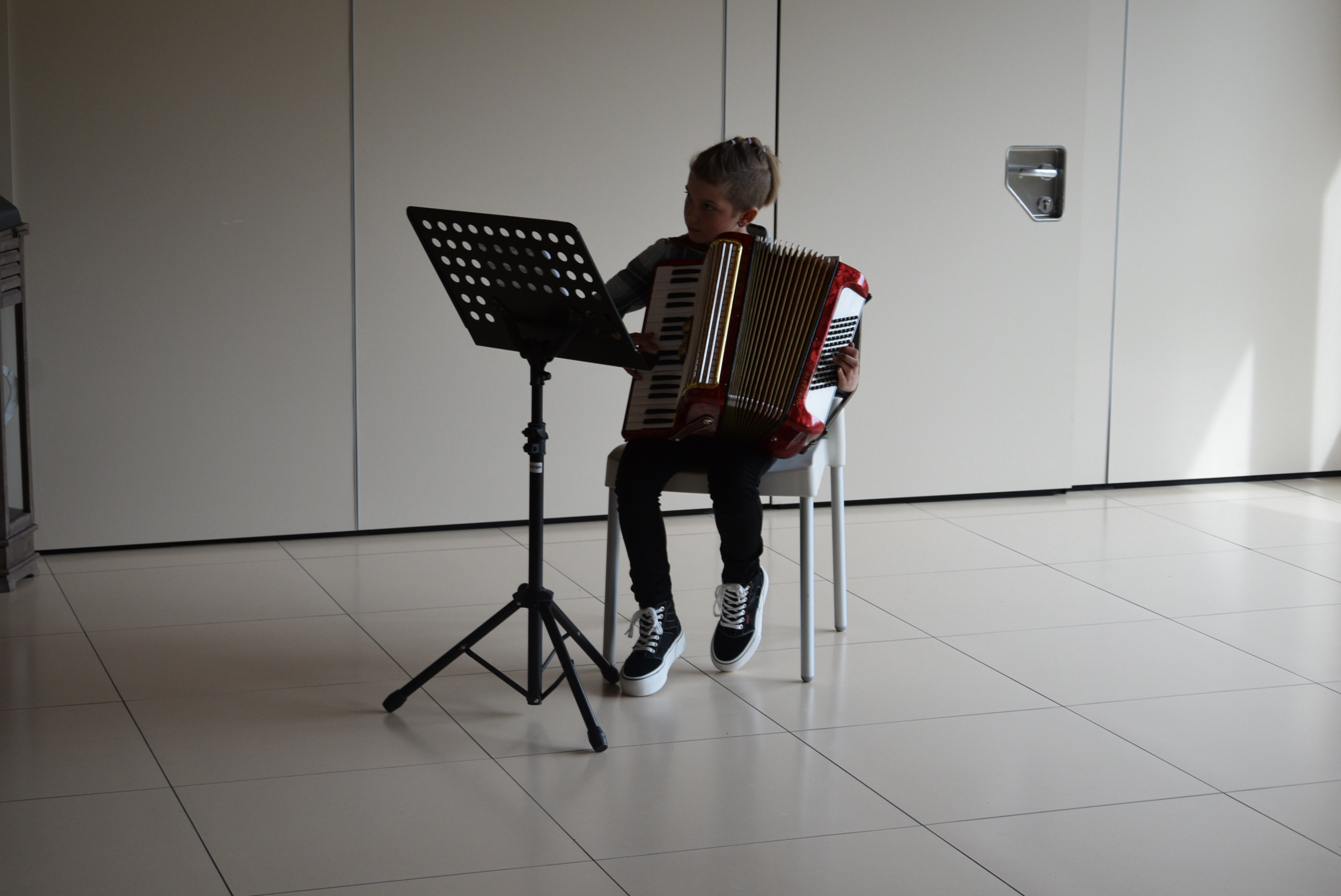 Nastop upokojenskega pevskega zbora Slavček in otrok vrtca Rateče