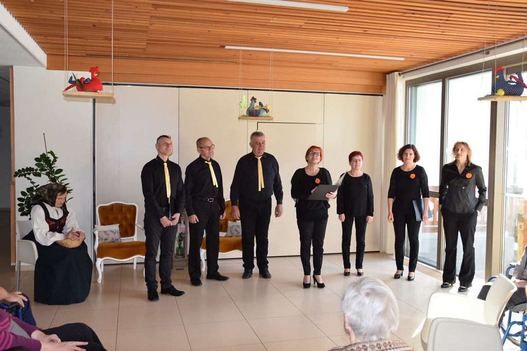 Nastopili so pevci Pevskega zbora Korona