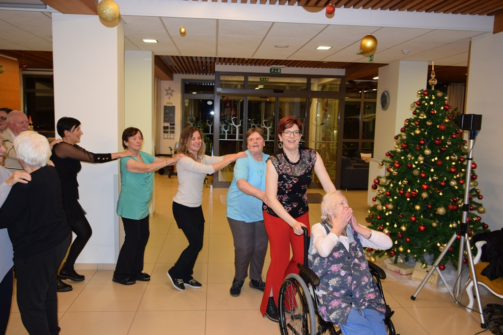 Novoletna zabava v domu Viharnik