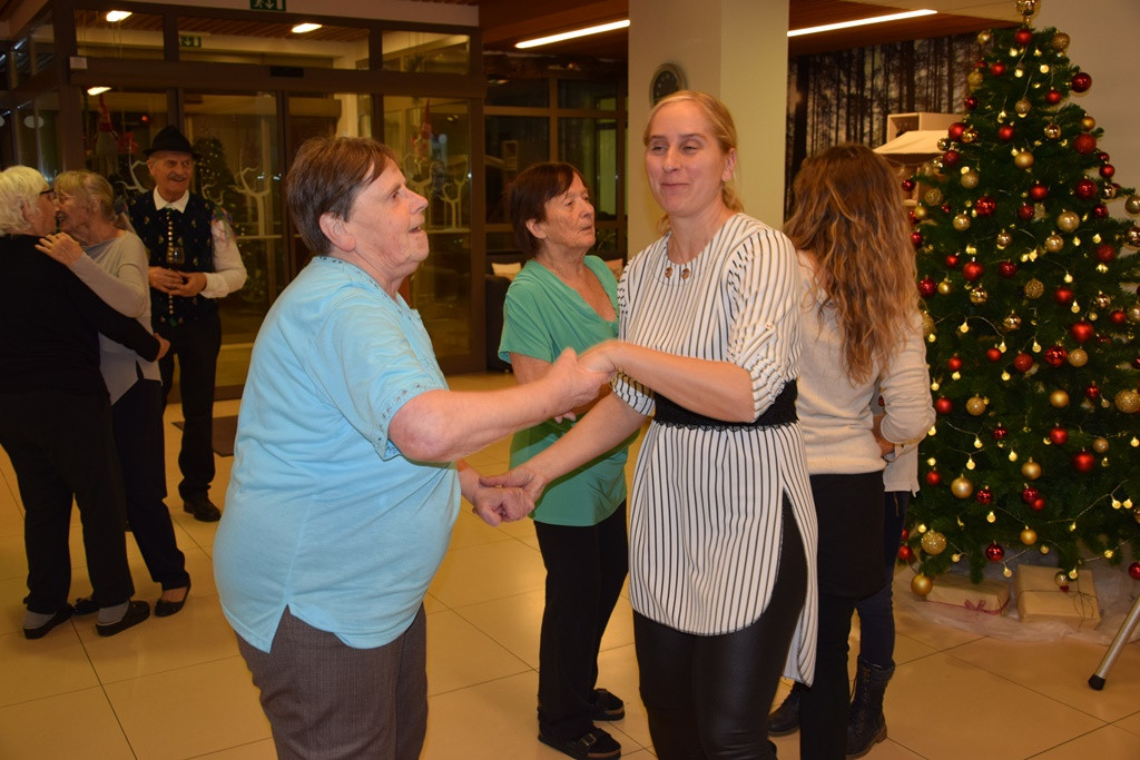 Novoletna zabava v domu Viharnik