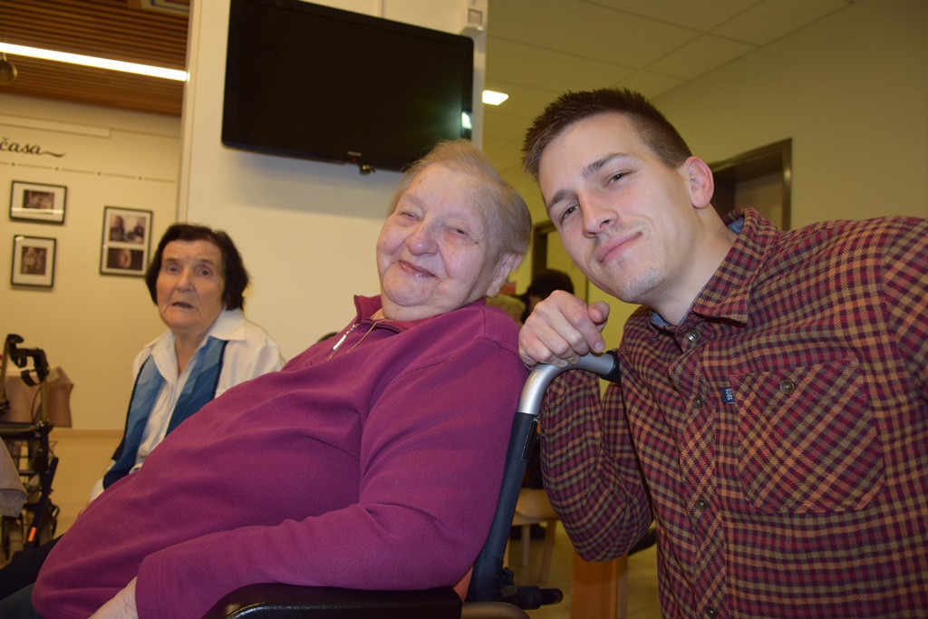 Novoletna zabava v domu Viharnik