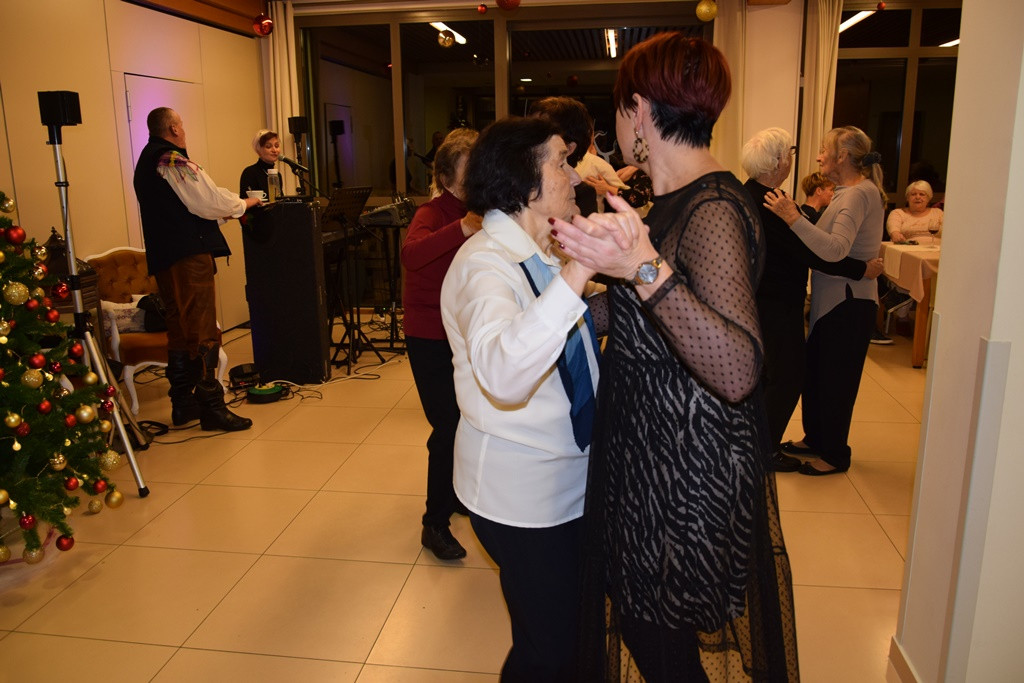 Novoletna zabava v domu Viharnik