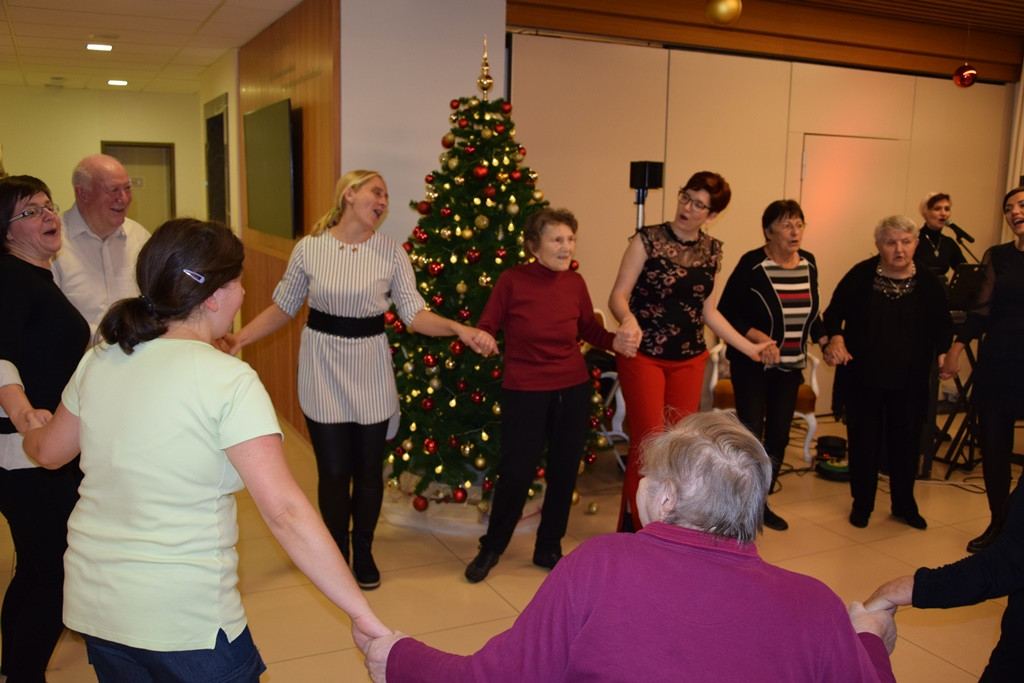 Novoletna zabava v domu Viharnik